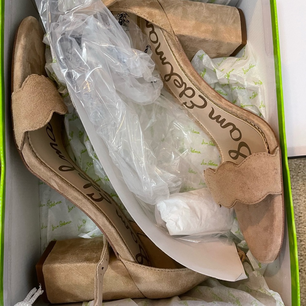Sam Edelman Scalloped Nude Heels